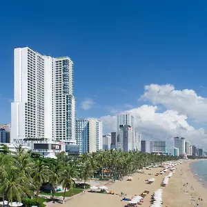 Vinpearl Beachfront Отель Нячанг
